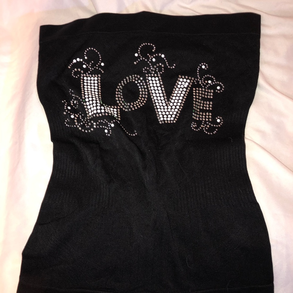 LOVE STRAPLESS TOP